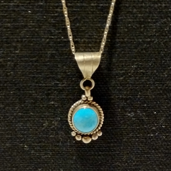 Native sterling Skee signed turquoise necklace - Picture 4 of 16